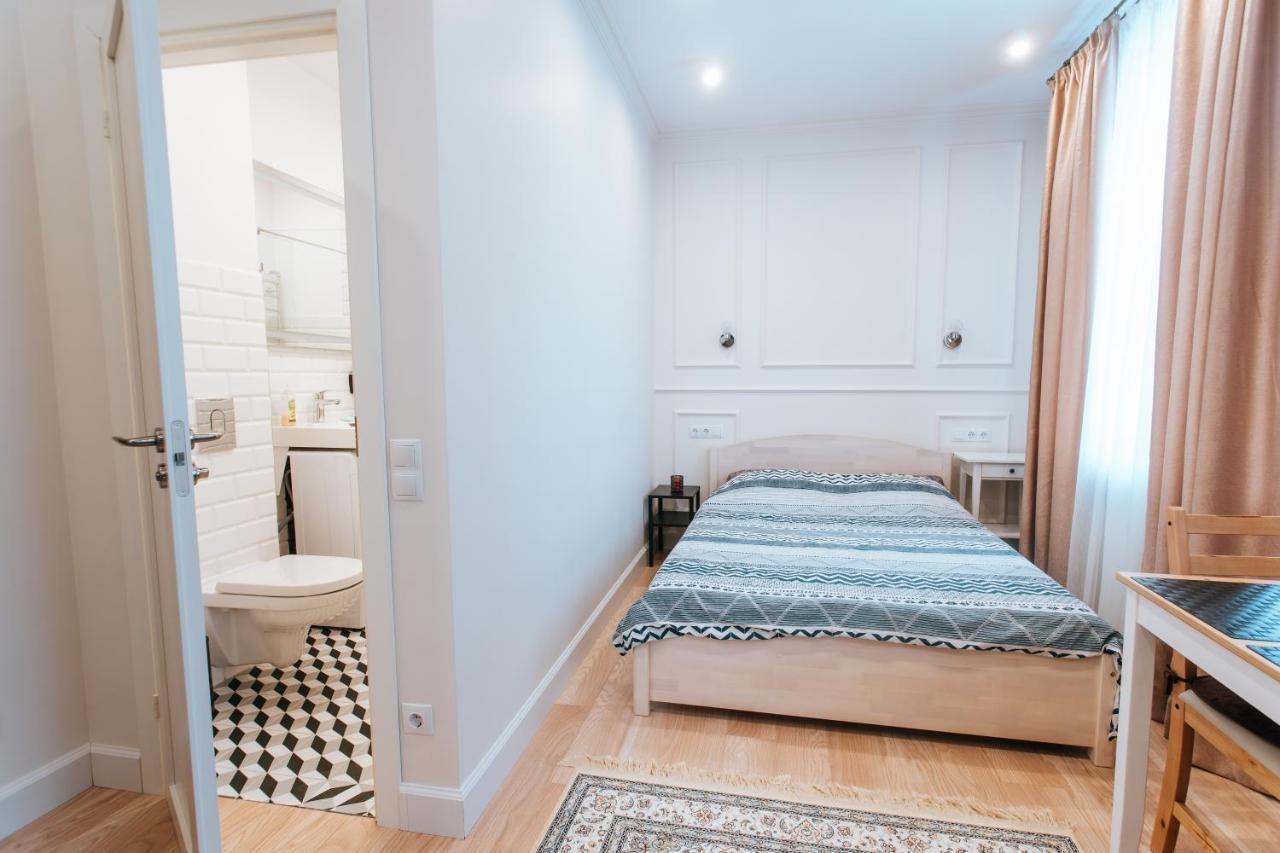 Stylish Latvian-Style Studio Apartment Near City Center, Parks, Cafes & Public Transit Riga Luaran gambar